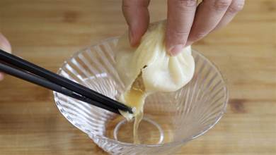 記住一個小技巧，你也能在家做出，晶瑩剔透的又湯汁飽滿的灌湯包