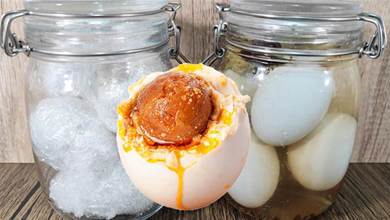 腌制咸鴨蛋的2種做法，蛋黃個個起沙流油，教你詳細的比例配方