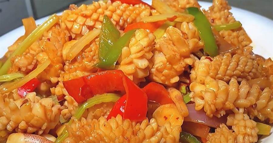 大廚教你魷魚的做法，比清蒸好吃多了，美味下飯，過年必備菜肴