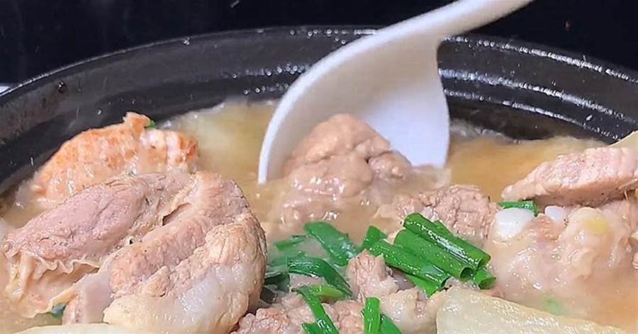 白蘿卜燉排骨湯時，切記不要焯水，教你一招，湯鮮味美，營養好喝