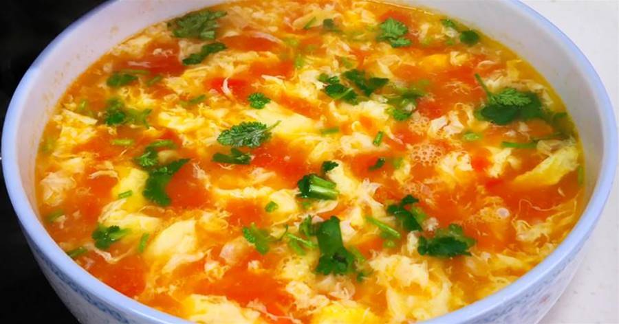 做蛋花湯，不要直接倒蛋液，多加一步，蛋花均勻又鮮嫩