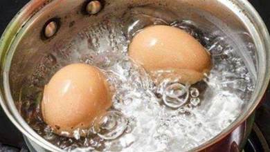 煮雞蛋，用冷水還是開水？牢記4個技巧，雞蛋又香又嫩，蛋殼好剝
