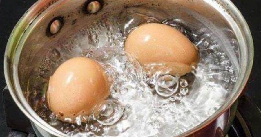 煮雞蛋，用冷水還是開水？牢記4個技巧，雞蛋又香又嫩，蛋殼好剝