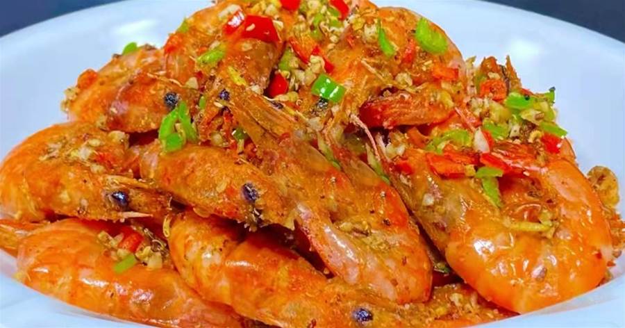 在家怎麼做椒鹽蝦？原來做法訣竅這麼簡單，焦香酥脆，太過癮了
