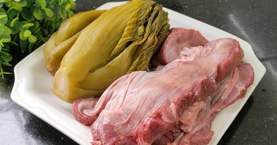 天熱不開胃？試試我家一鍋吃了不想停的酸菜煲，便宜好吃特別下飯