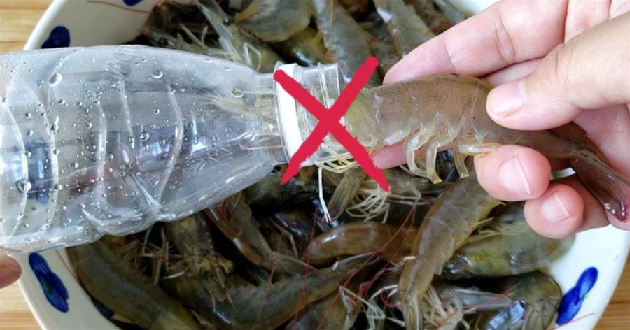 保存大蝦不要再用水瓶裝了，老漁民教你一招，放到過年也新鮮