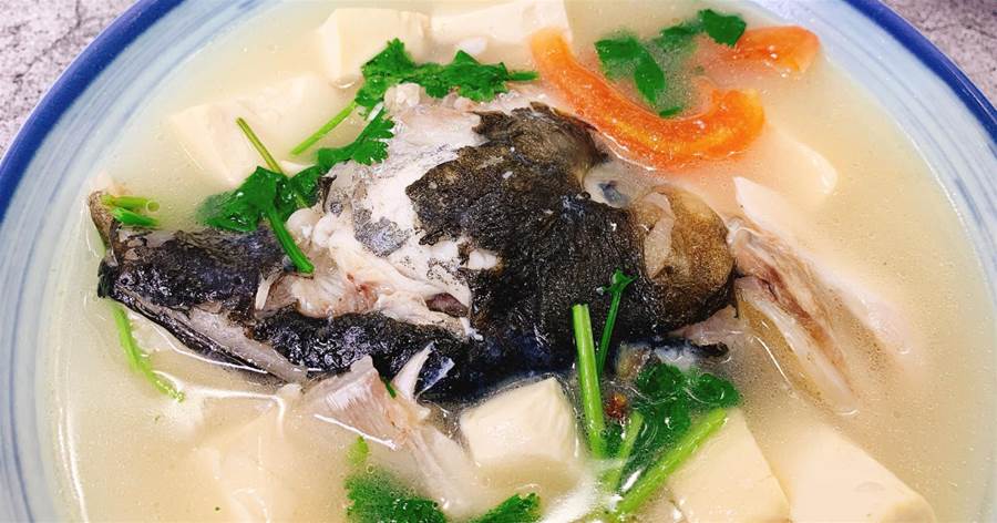 ​煮魚頭豆腐湯，別忘了加一種食材，湯不腥肉不柴，營養更豐富