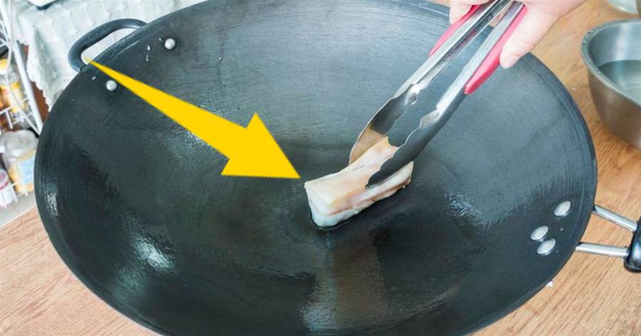 新買的鐵鍋，千萬別直接用，教你正確開鍋方法，保證不銹不粘