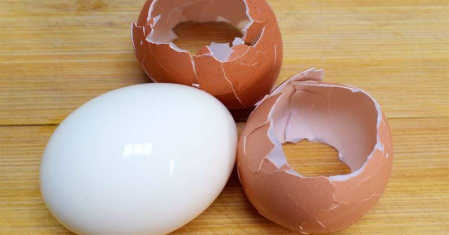 雞蛋煮熟后，不需要用冷水激，教你正確做法，蛋殼好剝又完整