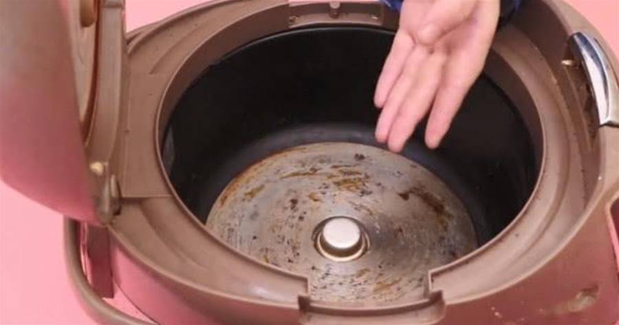 電飯鍋這個地方不洗，等于吃毒，不用一滴水，洗的干凈用的放心