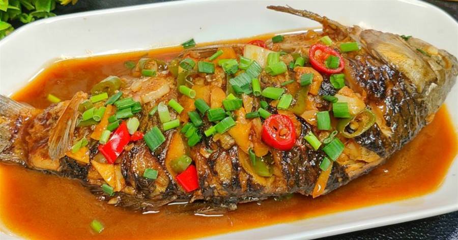 魚刺卡在喉嚨里，不要再吃醋了，教你1招，讓魚刺自己跑出來