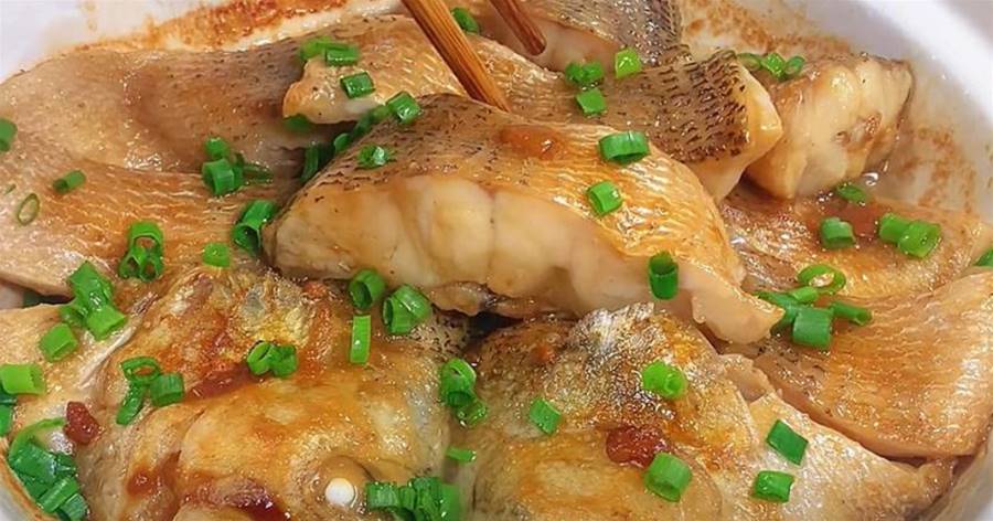 鱸魚別再紅燒或清蒸了，教你廣東特色吃法，營養美味香氣十足